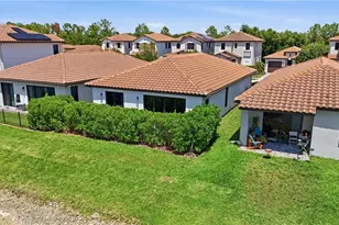 8932 Madrid Cir, Naples, FL 34104 - Photo 23