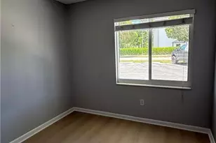 3250 10th St N, Naples, FL 34103 - Photo 19