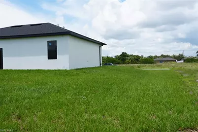 3931 Sunset Rd, Lehigh Acres, FL 33971 - Photo 9