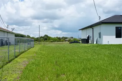 3931 Sunset Rd, Lehigh Acres, FL 33971 - Photo 15