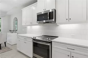 2560 Seychelles Dr, Naples, FL 34112 - Photo 7