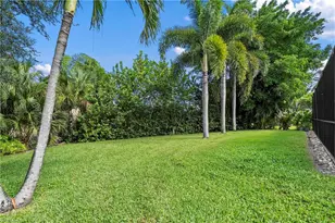 125 Westwood Dr, Naples, FL 34110 - Photo 23