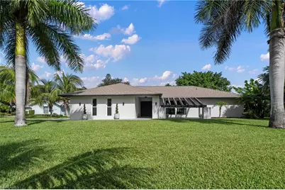 125 Westwood Dr, Naples, FL 34110 - Photo 1