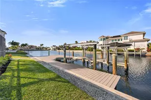 385 Willet Ave, Naples, FL 34108 - Photo 1