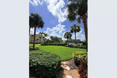 360 Horsecreek Dr #106, Naples, FL 34110 - Photo 5