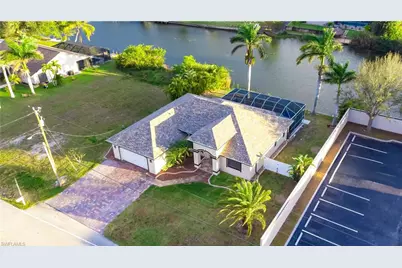 110 SE 16th Ter, Cape Coral, FL 33990 - Photo 17