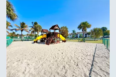 150 Santa Clara Dr #4, Naples, FL 34104 - Photo 15