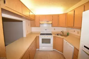 2173 White Pine Cir, Greenacres, FL 33415 - Photo 5