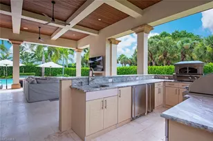 2581 Escada Dr, Naples, FL 34109 - Photo 11
