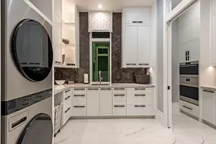 405 Neapolitan Way, Naples, FL 34103 - Photo 9