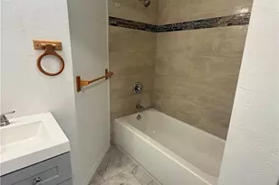 12154 Americus Ln, Naples, FL 34113 - Photo 7
