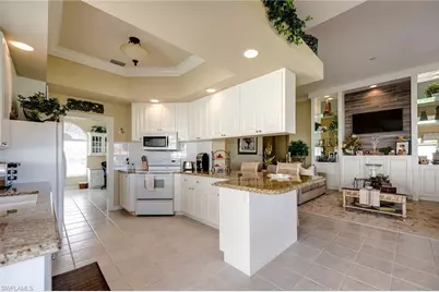 3917 Isla Ciudad Ct, Naples, FL 34109 - Photo 7