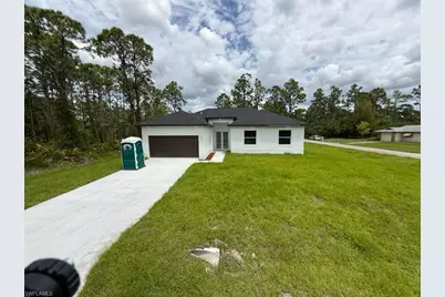 723 Epps Brown St E, Lehigh Acres, FL 33974 - Photo 3