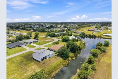 1120 NE 32nd Ln, Cape Coral, FL 33909 - Photo 43