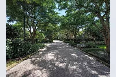 235 Little Harbour Ln, Naples, FL 34102 - Photo 3