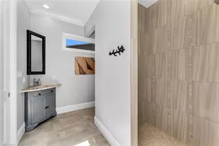 590 Putter Point Pl, Naples, FL 34103 - Photo 13