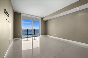 3000 Oasis Grand Blvd, Fort Myers, FL 33916 - Photo 11
