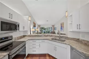 7108 Barrington Cir, Naples, FL 34108 - Photo 9