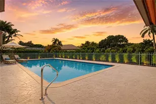 700 Hollybriar Ln, Naples, FL 34108 - Photo 29