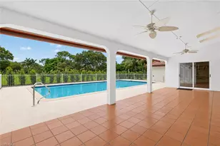 700 Hollybriar Ln, Naples, FL 34108 - Photo 11