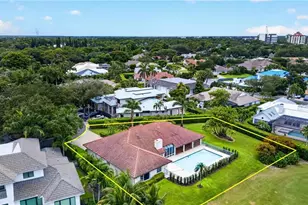 700 Hollybriar Ln, Naples, FL 34108 - Photo 5