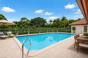 700 Hollybriar Ln, Naples, FL 34108 - Photo 9