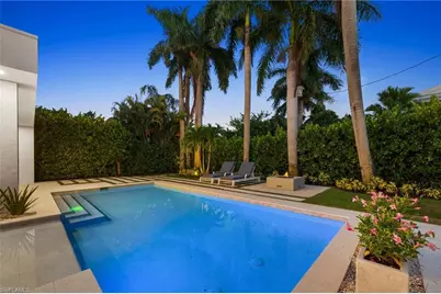 376 1st Ave N, Naples, FL 34102 - Photo 7