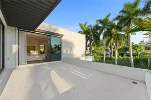 376 1st Ave N, Naples, FL 34102 - Photo 43