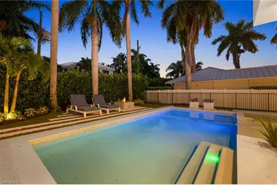 376 1st Ave N, Naples, FL 34102 - Photo 9