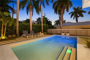 376 1st Ave N, Naples, FL 34102 - Photo 9