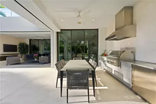 376 1st Ave N, Naples, FL 34102 - Photo 11