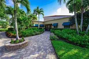 589 Beachwalk Cir, Naples, FL 34108 - Photo 25