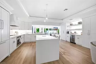 1274 Pine Ct, Naples, FL 34102 - Photo 7