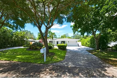 1274 Pine Ct, Naples, FL 34102 - Photo 1