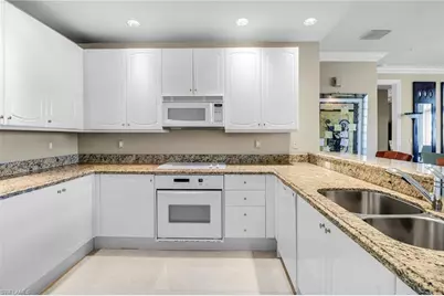 900 5th Ave S #302, Naples, FL 34102 - Photo 3