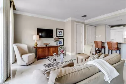 900 5th Ave S #302, Naples, FL 34102 - Photo 5