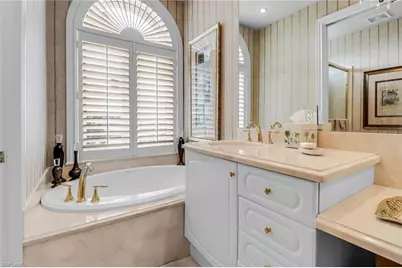 900 5th Ave S #302, Naples, FL 34102 - Photo 19