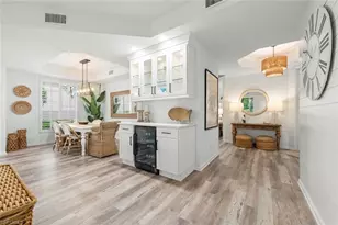 8452 Abbington Cir, Naples, FL 34108 - Photo 5