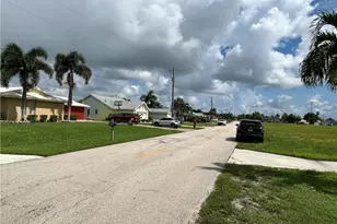 3805/3807 SE 15th Pl, Cape Coral, FL 33904 - Photo 21