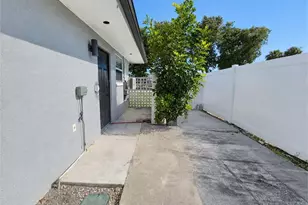 1419 Shelby Pkwy, Cape Coral, FL 33904 - Photo 37