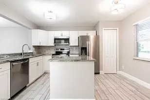 1392 Churchill Cir, Naples, FL 34116 - Photo 3