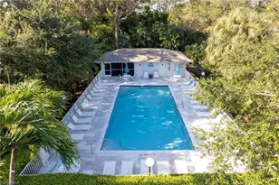 285 Naples Cove Dr, Naples, FL 34110 - Photo 23