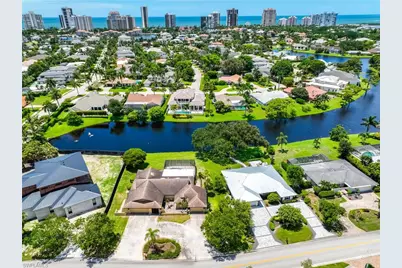 4651 West Blvd, Naples, FL 34103 - Photo 7