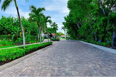 586 Beachwalk Cir #O-305, Naples, FL 34108 - Photo 25
