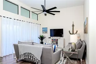 586 Beachwalk Cir, Naples, FL 34108 - Photo 7