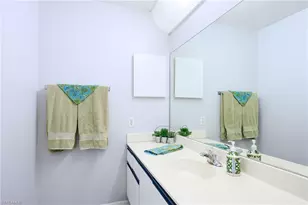 586 Beachwalk Cir, Naples, FL 34108 - Photo 21