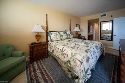 807 River Point Dr #304D, Naples, FL 34102 - Photo 5
