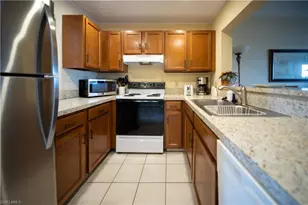 807 River Point Dr, Naples, FL 34102 - Photo 1