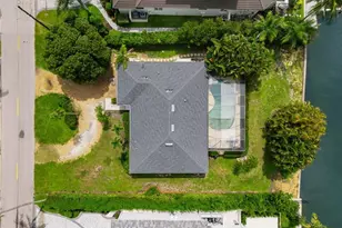 605 21st Ave S, Naples, FL 34102 - Photo 13