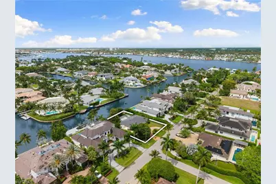 605 21st Ave S, Naples, FL 34102 - Photo 5